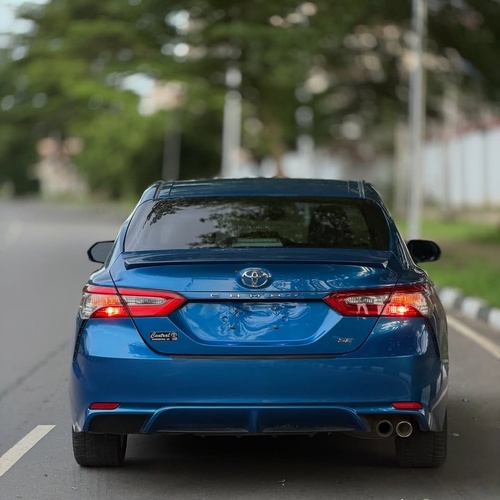 Well-Maintained Toyota Camry SE 2018 – Serious Buyers Only