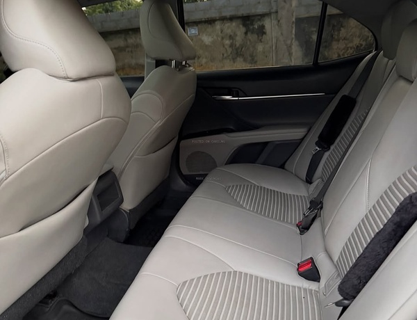 Well-Maintained Toyota Camry SE 2018 – Serious Buyers Only