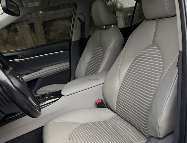 Well-Maintained Toyota Camry SE 2018 – Serious Buyers Only