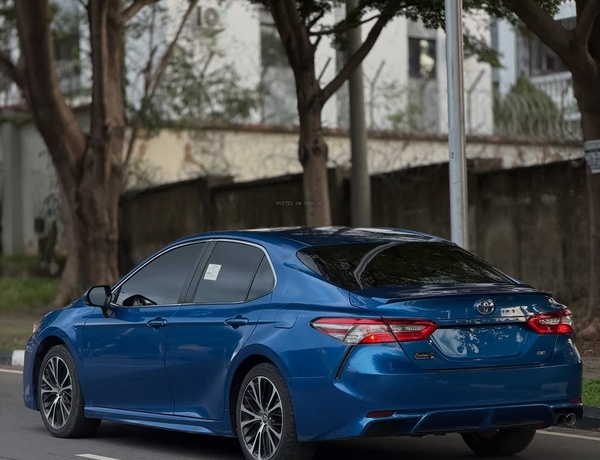 Well-Maintained Toyota Camry SE 2018 – Serious Buyers Only