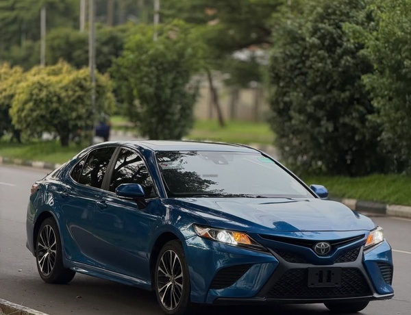 Well-Maintained Toyota Camry SE 2018 – Serious Buyers Only