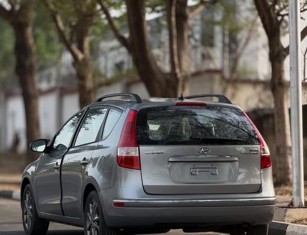 Foreign Used Hyundai Santa Fe 2012 SUV for Sale In Abuja