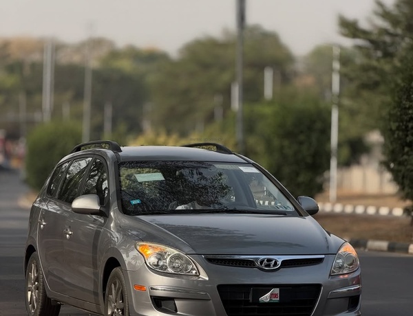 Foreign Used Hyundai Santa Fe 2012 SUV for Sale In Abuja