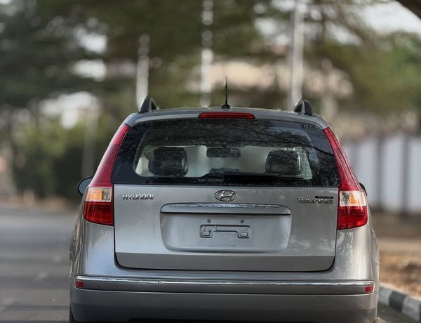 Foreign Used Hyundai Santa Fe 2012 SUV for Sale In Abuja