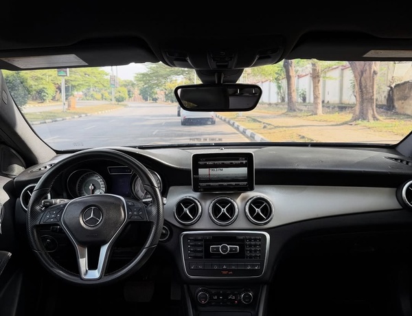 FOREIGN USED MERCEDES BENZ GLA250 2015 MODEL IN ABUJA