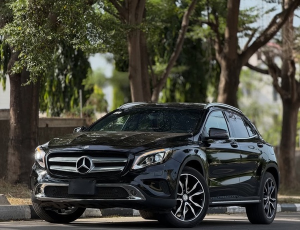 FOREIGN USED MERCEDES BENZ GLA250 2015 MODEL IN ABUJA