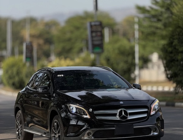 FOREIGN USED MERCEDES BENZ GLA250 2015 MODEL IN ABUJA