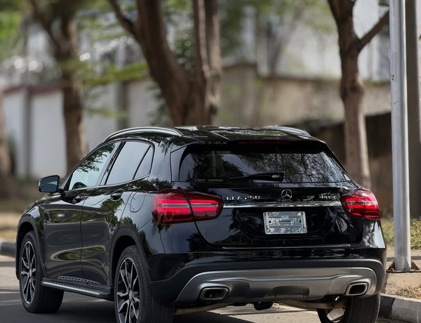 FOREIGN USED MERCEDES BENZ GLA250 2015 MODEL IN ABUJA