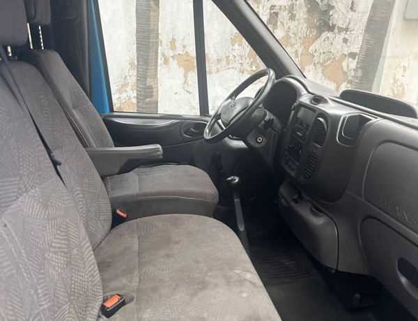 Foreign Used Ford Transit (Clean Low Mileage) for Sale In Lagos