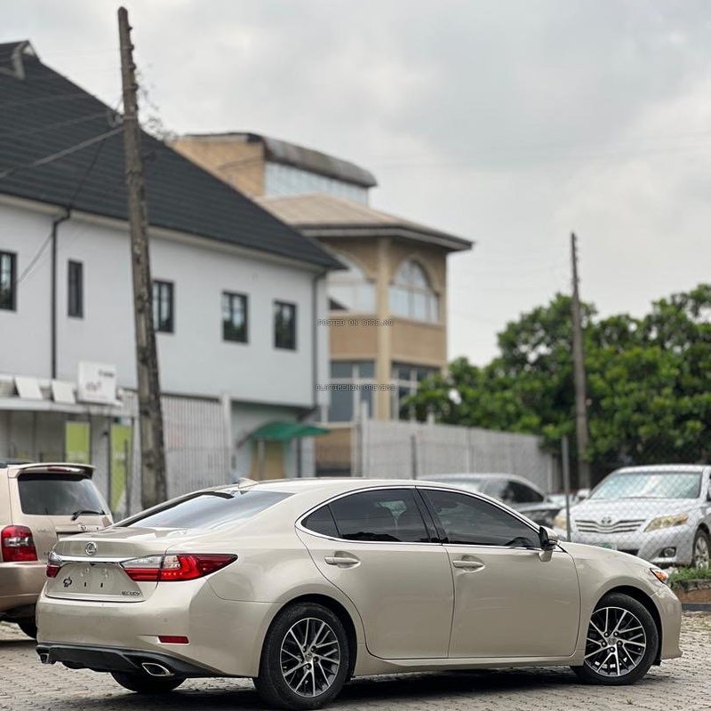 Foreign Used Lexus ES350 2016 for Sale In Lagos image