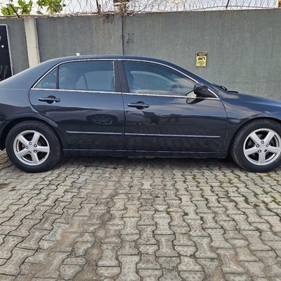 Clean Honda Accord 2004 for Sale In Lagos