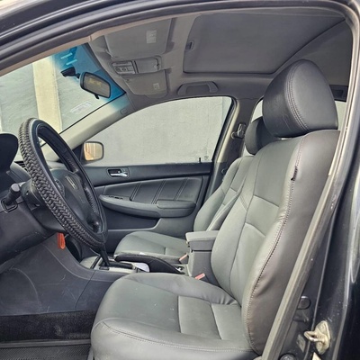 Clean Honda Accord 2004 for Sale In Lagos