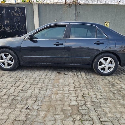 Clean Honda Accord 2004 for Sale In Lagos