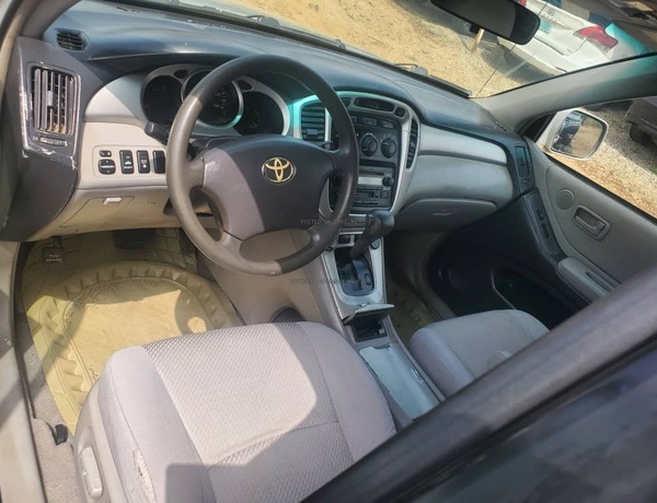 Toyota Highlander 2006 model for Sale In Abuja
