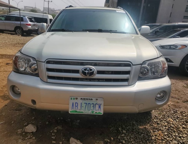 Toyota Highlander 2006 model for Sale In Abuja