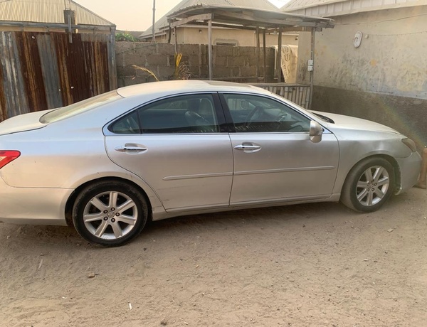 Nigerian used Lexus es 350 2010