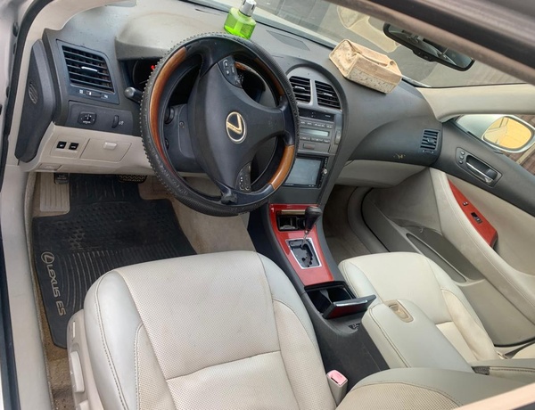 Nigerian used Lexus es 350 2010