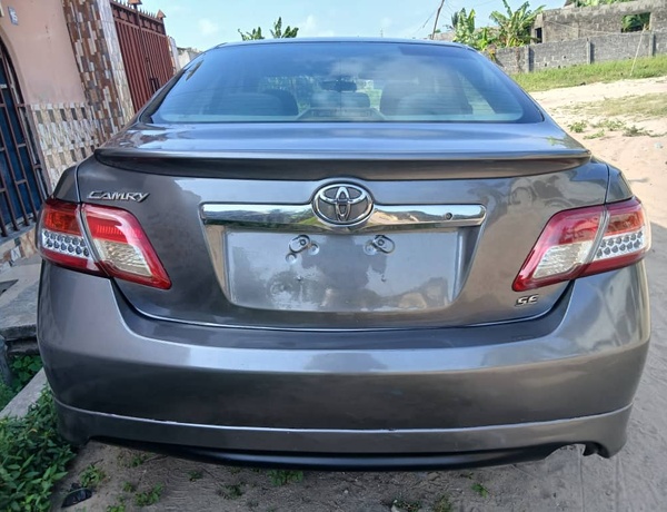 Toyota Camry SE 2007 Upgraded to 2011 for Sale In Lagos
