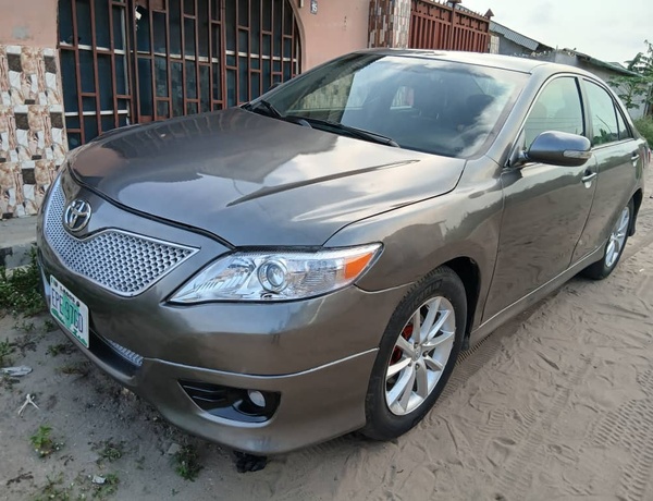 Toyota Camry SE 2007 Upgraded to 2011 for Sale In Lagos