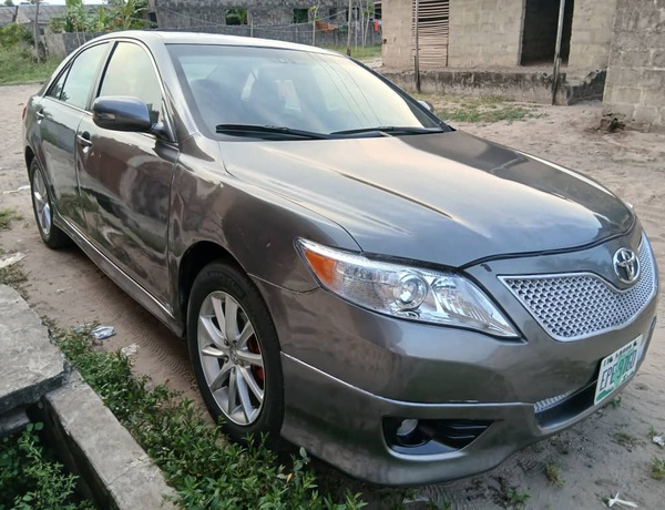 Toyota Camry SE 2007 Upgraded to 2011 for Sale In Lagos