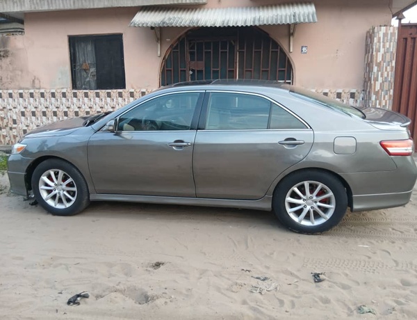 Toyota Camry SE 2007 Upgraded to 2011 for Sale In Lagos