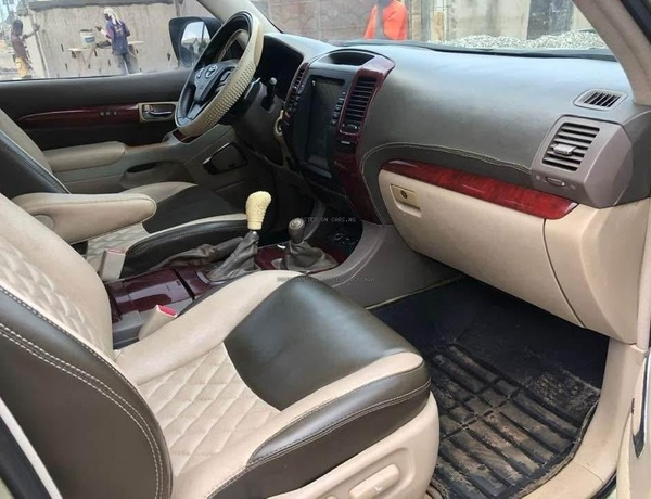 Lexus 470GX 2008 model upgraded to Toyota Prado 2023