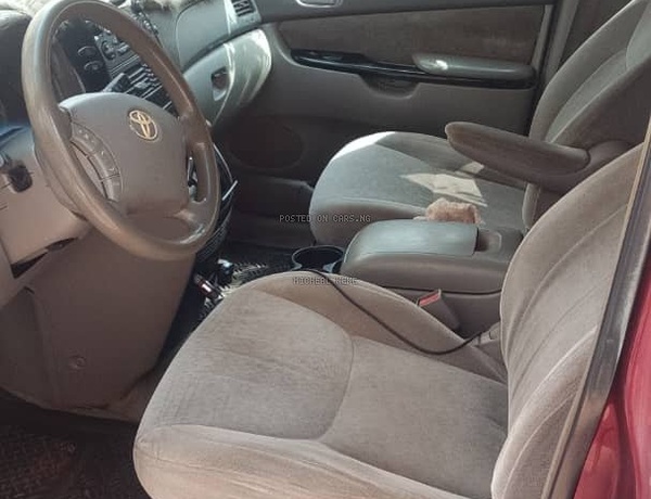 Toyota Sienna Se 2007 for Sale In Enugu