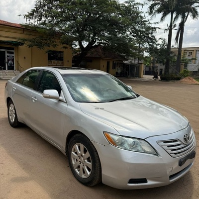 Distress sales XLE V6 Toyota Camry 2010 Thumbstart for Sale In Edo