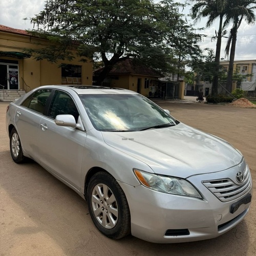 Distress sales XLE V6 Toyota Camry 2010 Thumbstart for Sale In Edo