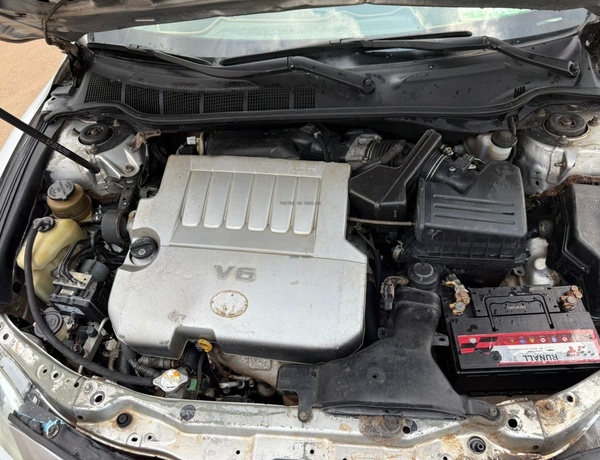 Distress sales XLE V6 Toyota Camry 2010 Thumbstart for Sale In Edo