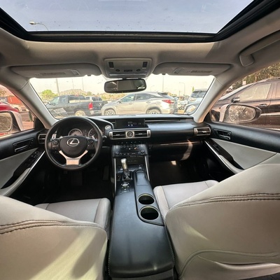 *Foreign used 2014 IS250 Lexus F-Sport 📍ABUJA*
