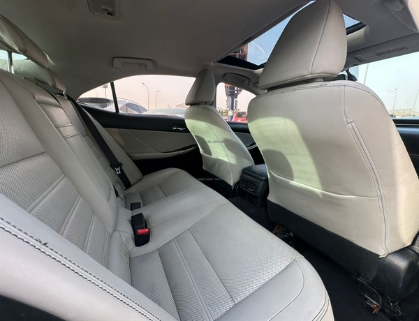 *Foreign used 2014 IS250 Lexus F-Sport 📍ABUJA*