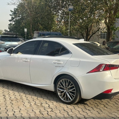 *Foreign used 2014 IS250 Lexus F-Sport 📍ABUJA*