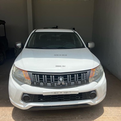 Mitsubishi L200 pick-up, 2016 model for Sale In Lagos