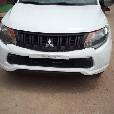Mitsubishi L200 pick-up, 2016 model for Sale In Lagos