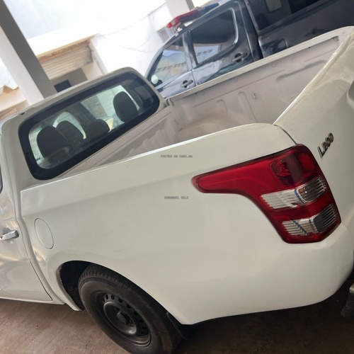 Mitsubishi L200 pick-up, 2016 model for Sale In Lagos