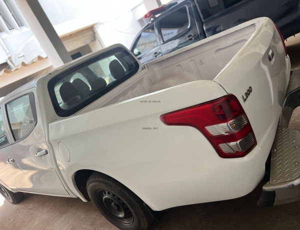 Mitsubishi L200 pick-up, 2016 model for Sale In Lagos
