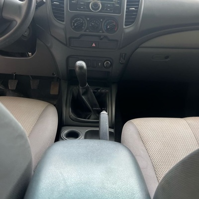 Mitsubishi L200 pick-up, 2016 model for Sale In Lagos