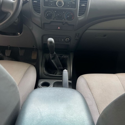 Mitsubishi L200 pick-up, 2016 model for Sale In Lagos