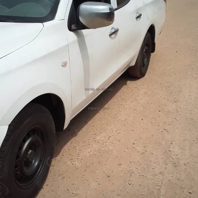 Mitsubishi L200 pick-up, 2016 model for Sale In Lagos