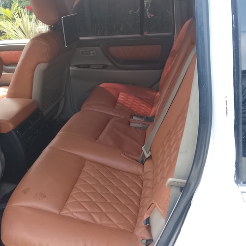 Toyota Land Cruiser Jeep 2000 Upgraded to 2023