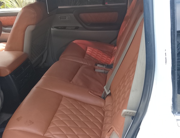 Toyota Land Cruiser Jeep 2000 Upgraded to 2023