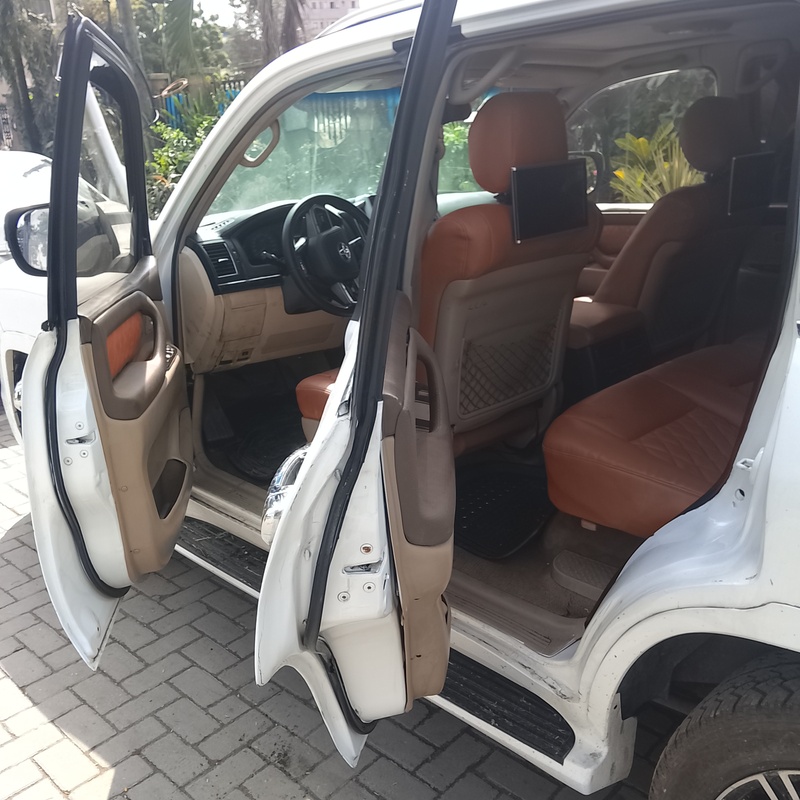 Toyota Land Cruiser Jeep 2000 Upgraded to 2023 image