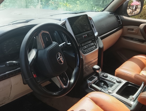 Toyota Land Cruiser Jeep 2000 Upgraded to 2023