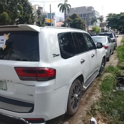 Toyota Land Cruiser Jeep 2000 Upgraded to 2023
