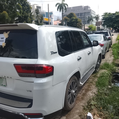 Toyota Land Cruiser Jeep 2000 Upgraded to 2023