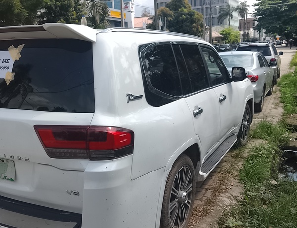 Toyota Land Cruiser Jeep 2000 Upgraded to 2023