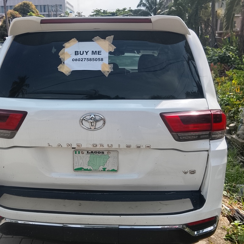 Toyota Land Cruiser Jeep 2000 Upgraded to 2023 image