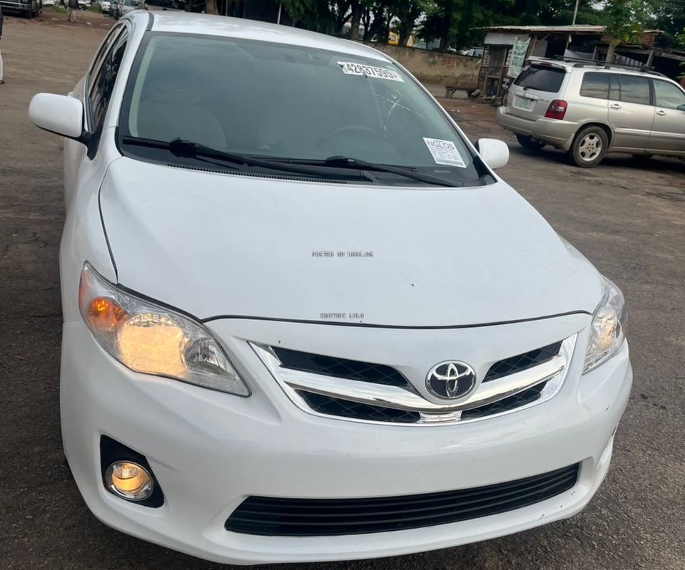 Ewatomi Lola Hero Image