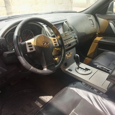 Infiniti FX35 2004 (Silver) for Sale In Abuja
